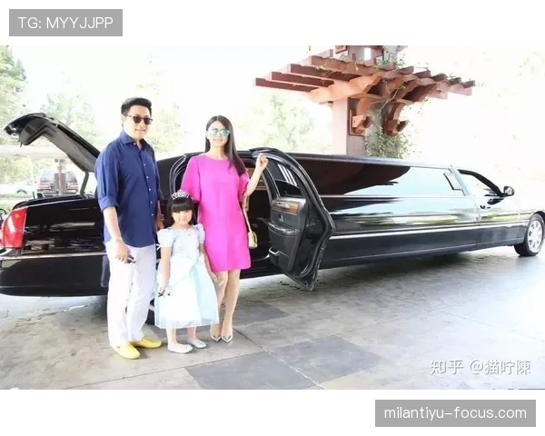 吴柳芳退役后开豪车逛超市,穿拖鞋拎爱马仕被围观 吴柳芳退役后开豪车逛超市,穿拖鞋拎爱马仕被围观